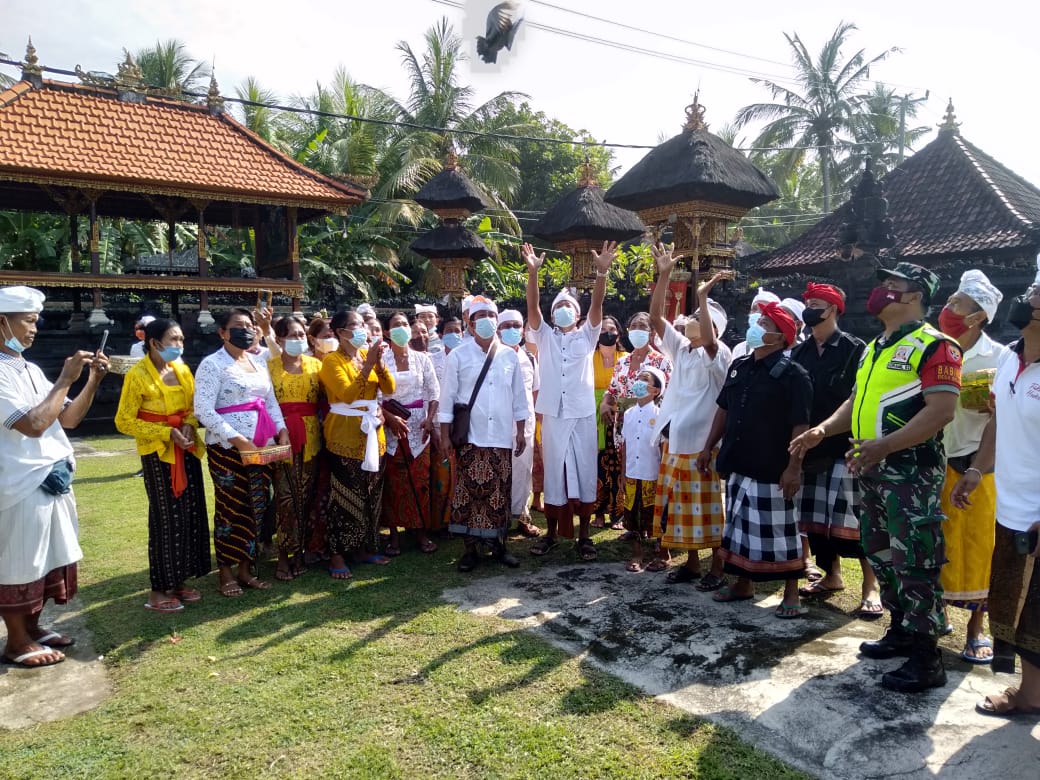 PERAYAAN RAHINA TUMPEK UYE DI BALI